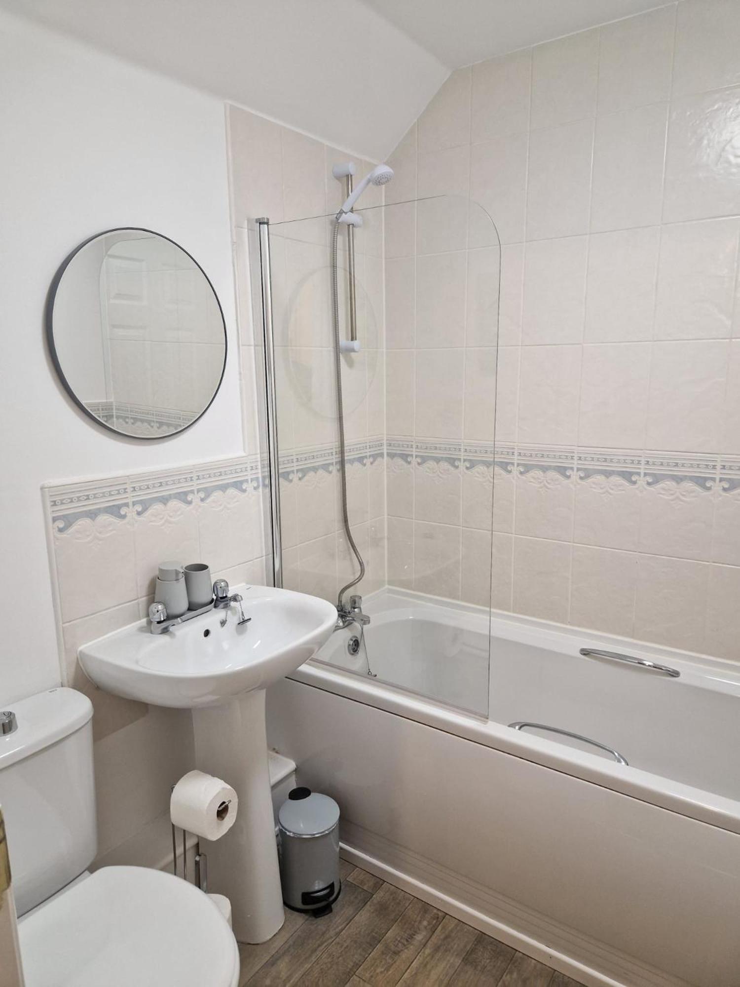 Hereford - Mayflower Coach House, Modern 2 Bedroom Property With Parking, Located South Of Hereford City, Suitable For Small Family, Couple Or Contractors - Sleeps Up To 5 Guests - Hosted By Rentmyhouse Exteriér fotografie